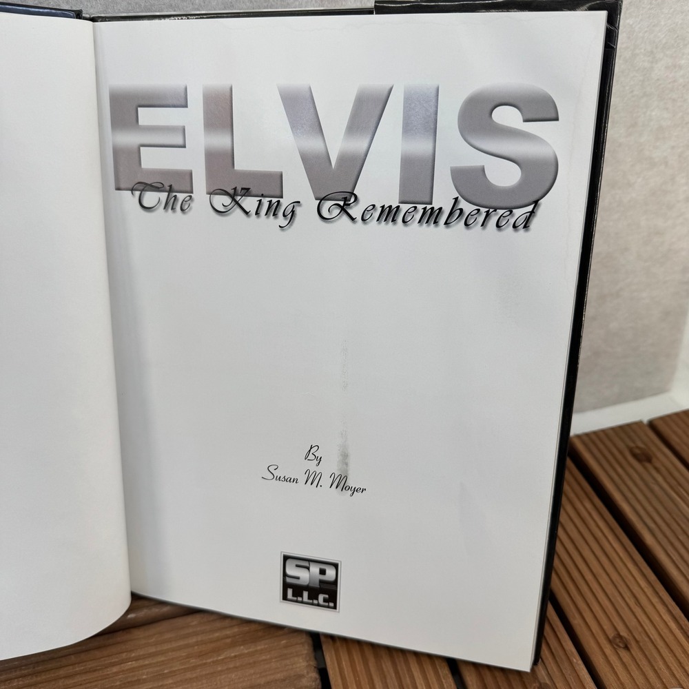 Elvis The King Remembered Hardcover Book with CD SEALED - Picture 5 of 12